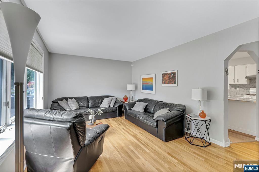 32-15 Southern Drive - Photo 4