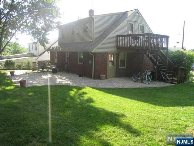 128 Joanne Terrace - Photo 4