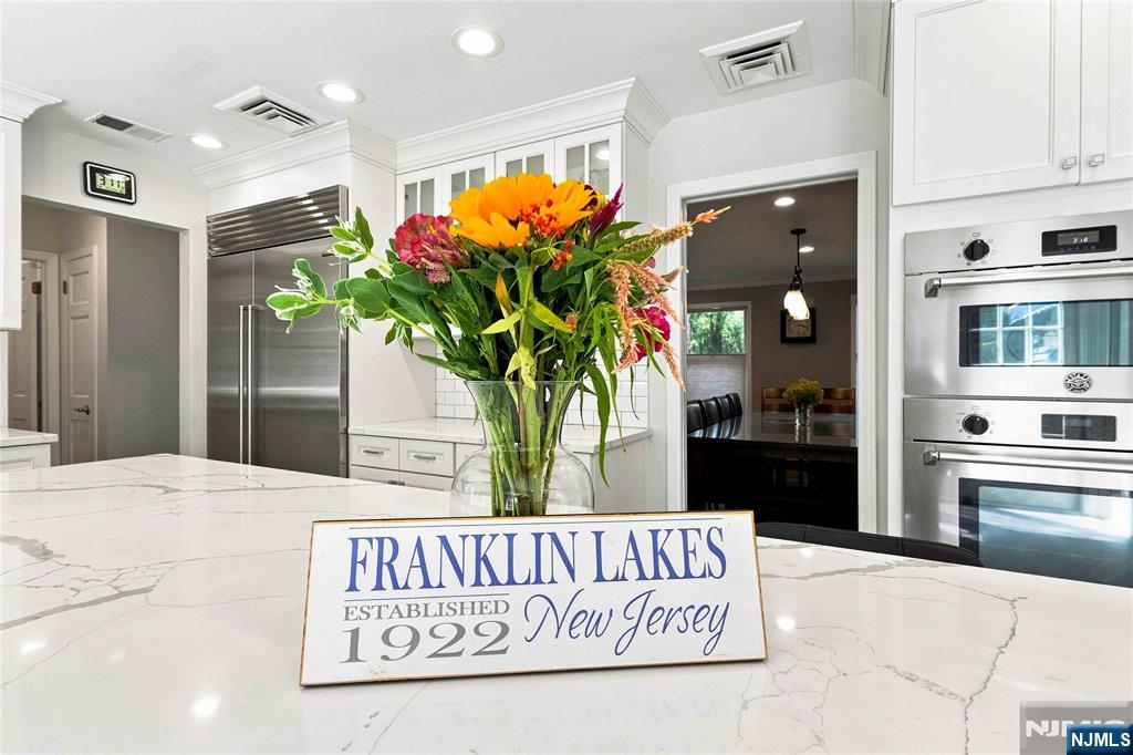 700 Oak Lane - Photo 2