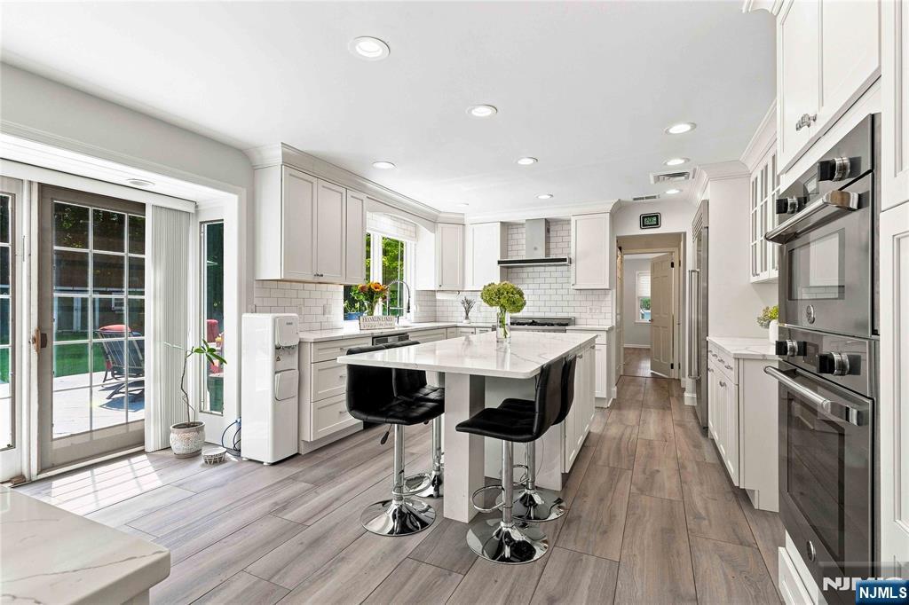 700 Oak Lane