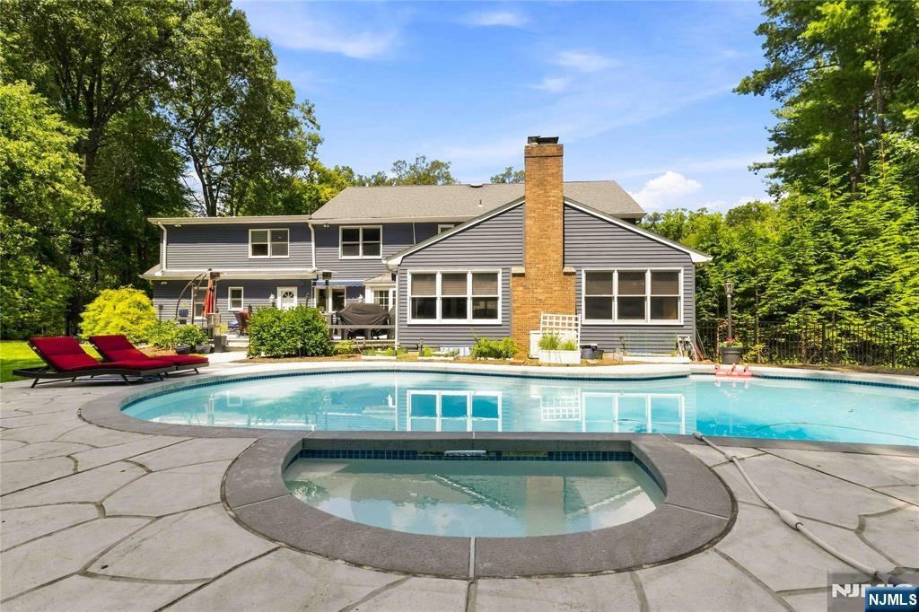 700 Oak Lane