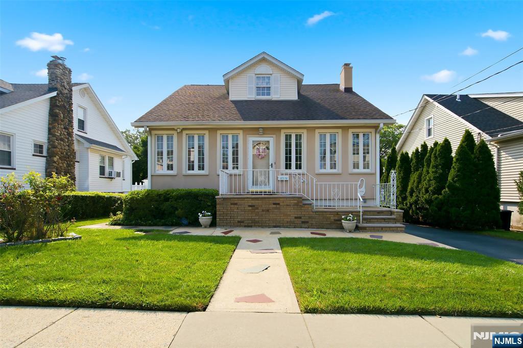 404 Palmer Avenue - Photo 1