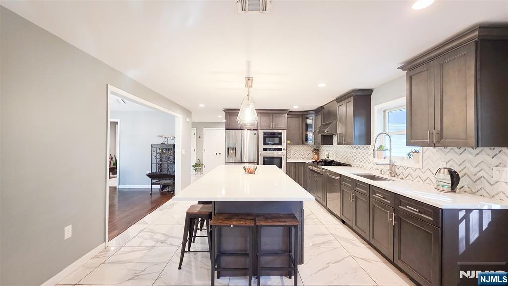 240 Clinton Avenue — photo 12