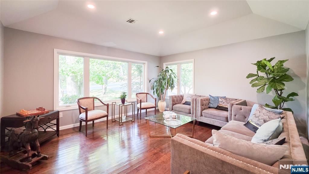 240 Clinton Avenue — photo 18