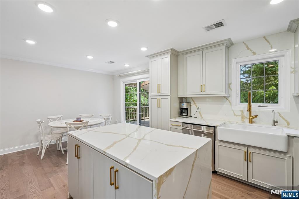 12 Parker Place — photo 8