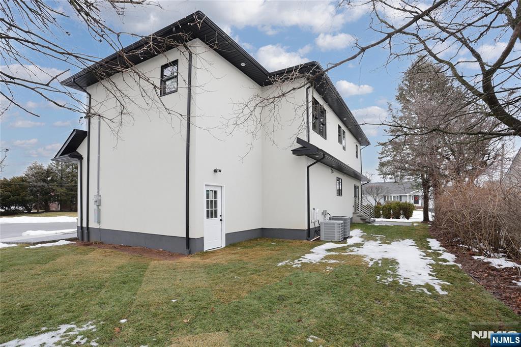 592 Fermery Drive — photo 39