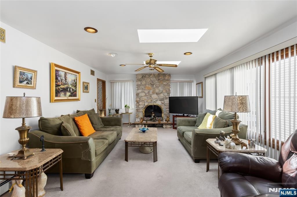 2 Martha Avenue — photo 15