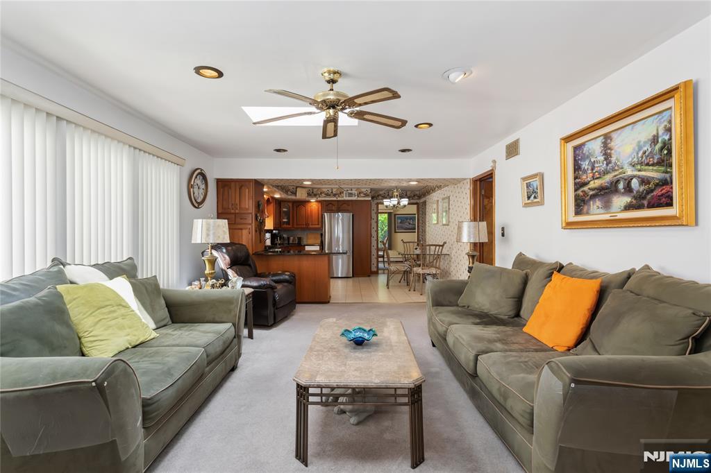 2 Martha Avenue — photo 17