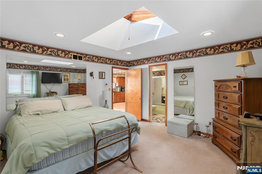 2 Martha Avenue — photo 19