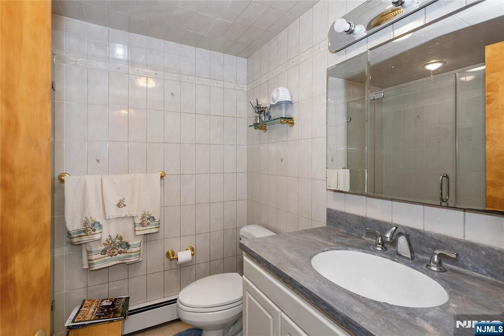 2 Martha Avenue — photo 23
