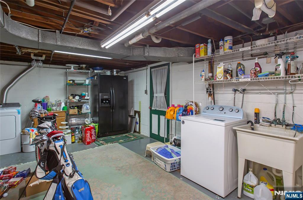 2 Martha Avenue — photo 41