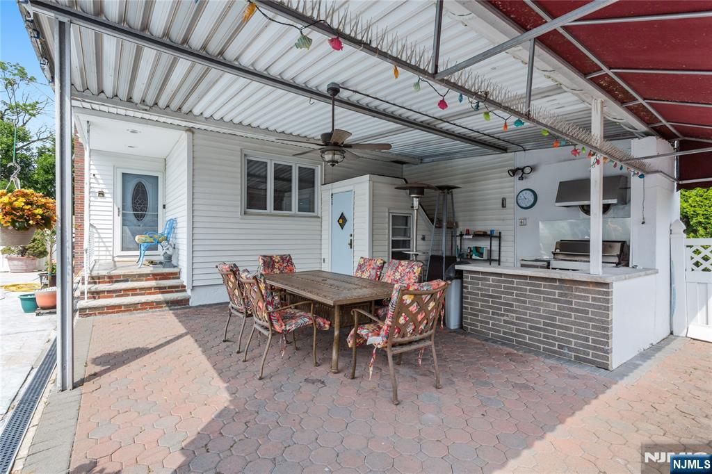 2 Martha Avenue — photo 47