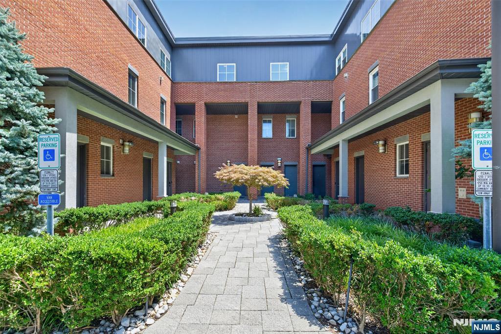 1600 Kaufer Lane 12 - Photo 1