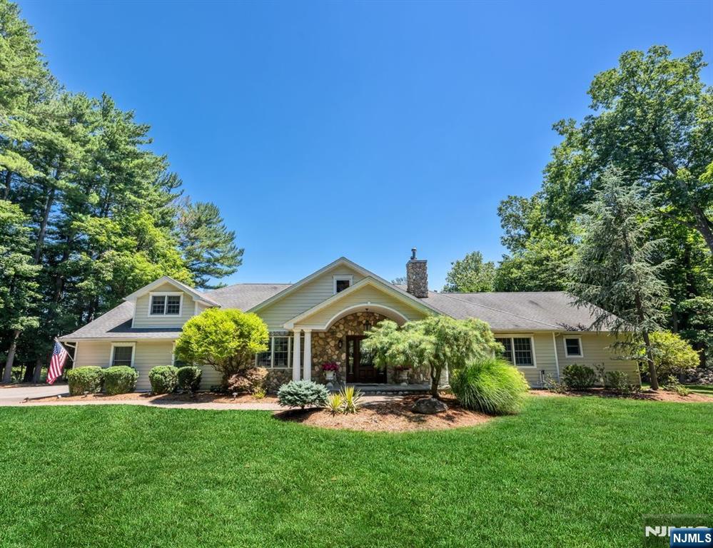 330 Airmount Avenue - Photo 1