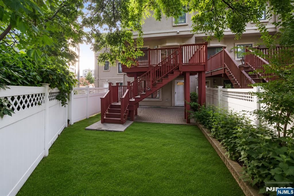 23 Hackensack Avenue — photo 30