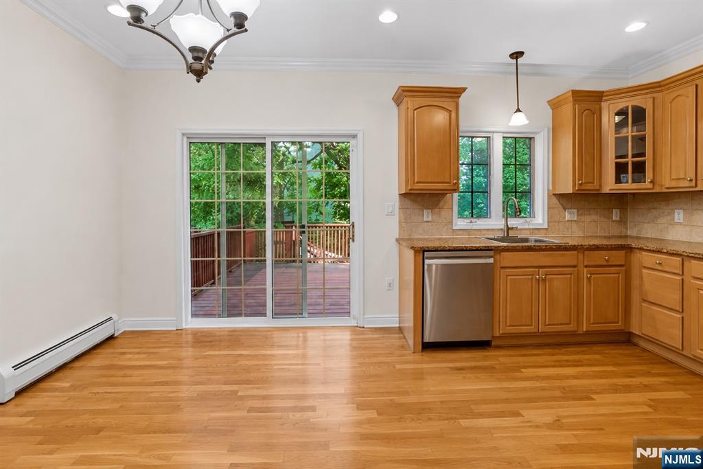 23 Hackensack Avenue — photo 10
