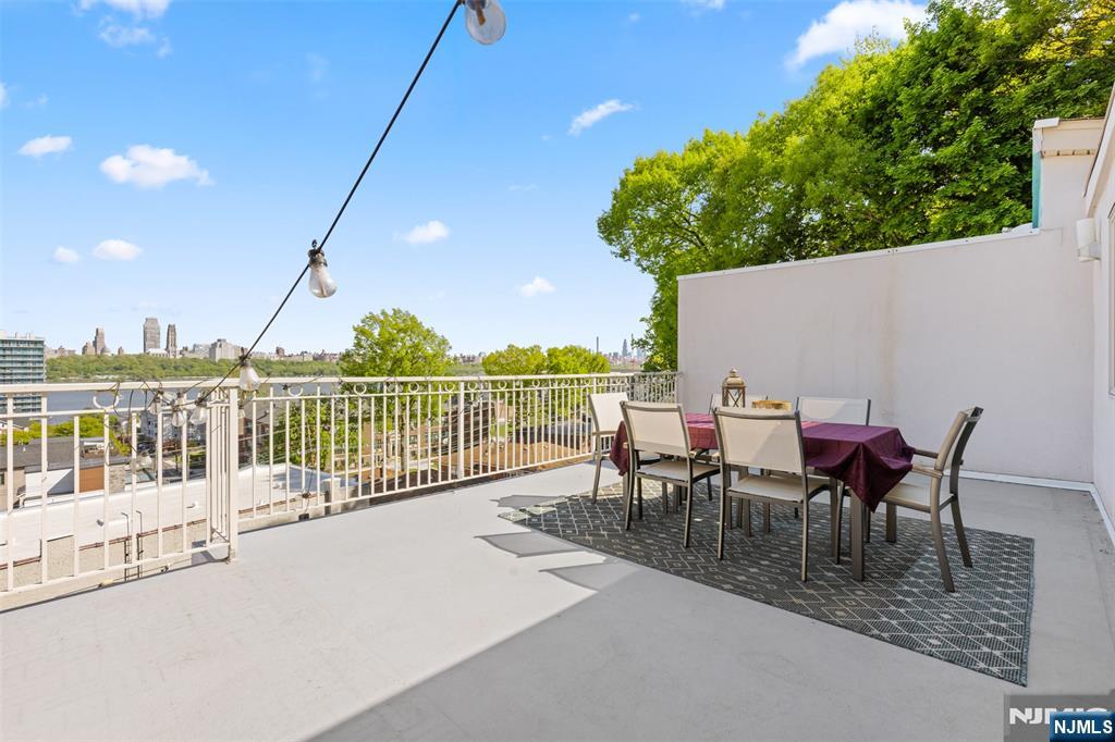 2nd image of 7 Oakdene Ter #7, Edgewater, NJ 07020 | MLS# 26026640