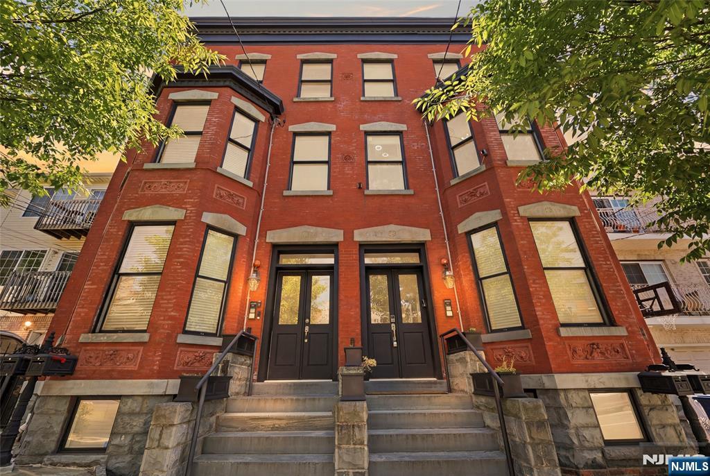 1st image of 252 Mt Pleasant Ave, Newark, NJ 07104 | MLS# 26026642