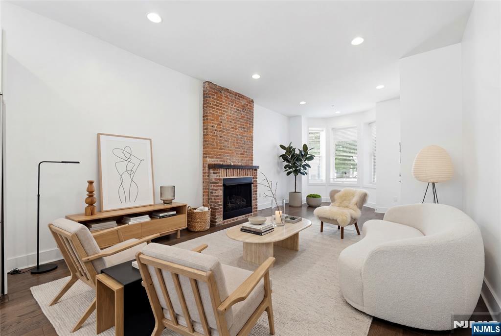 4th image of 252 Mt Pleasant Ave, Newark, NJ 07104 | MLS# 26026642