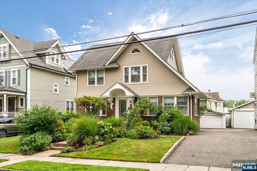 Homes for sale in Rutherford, NJ | 217 Mountain Wy, Rutherford, NJ 07070 | MLS# 26026645