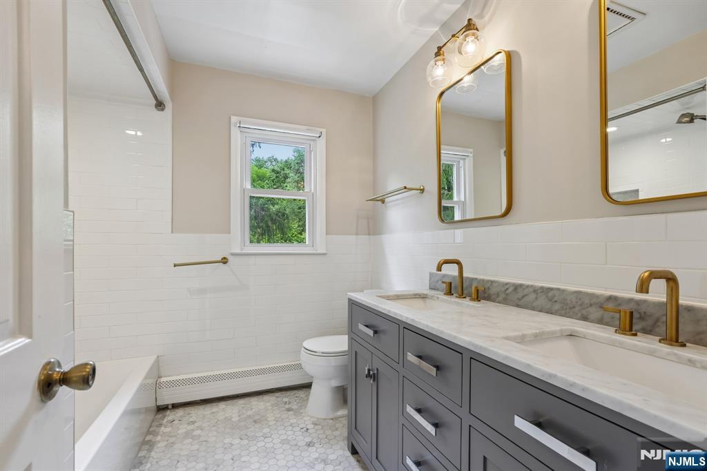 39 Maple Avenue — photo 27