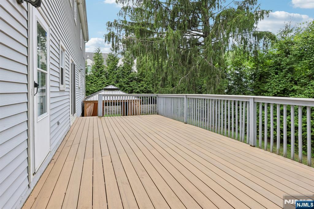 39 Maple Avenue — photo 41