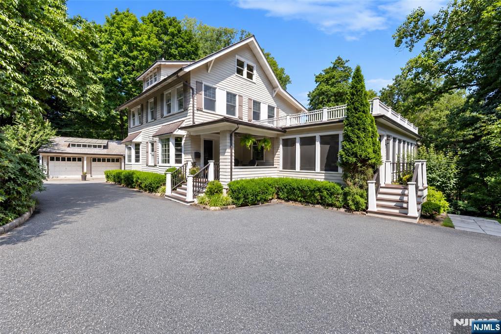 508 Summit Avenue - Photo 1