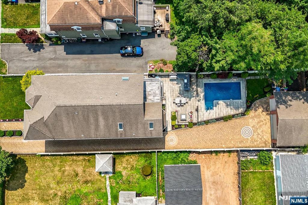 128 Montross Avenue — photo 44