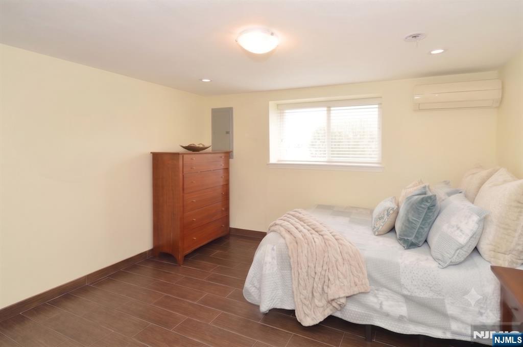 115 Marshall Ave, Little Ferry, NJ 07643