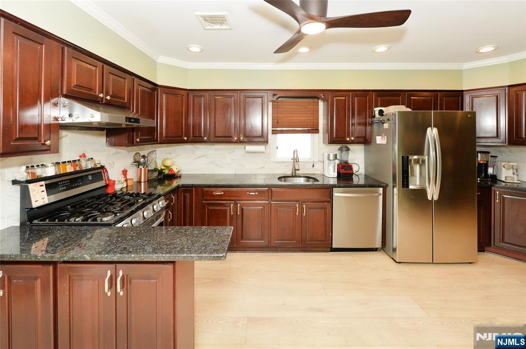 115 Marshall Ave, Little Ferry, NJ 07643