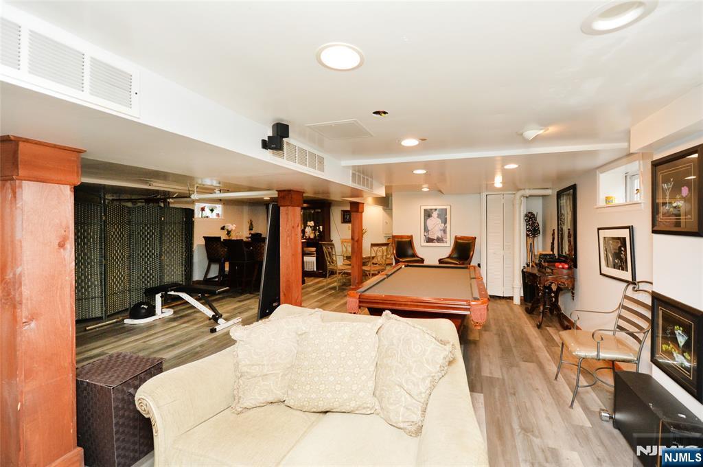 56 Dohrman Ave, Teaneck, NJ 07666