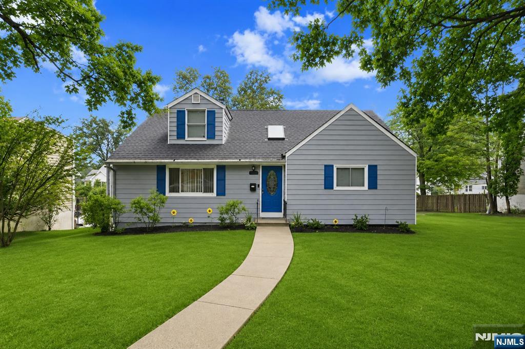 8 Oak Crest Road - Photo 1