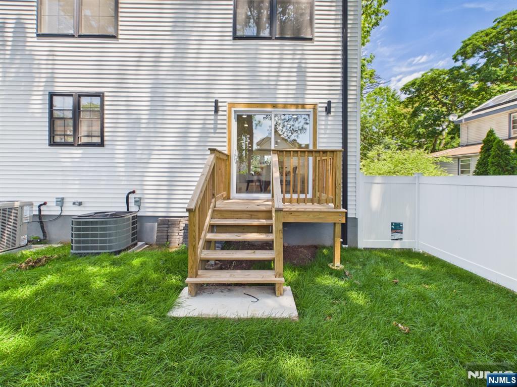 64 Graham Place — photo 29