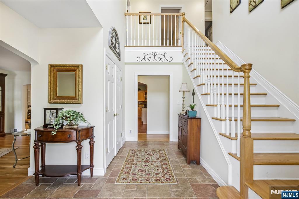 292 Gorden Drive - Photo 3