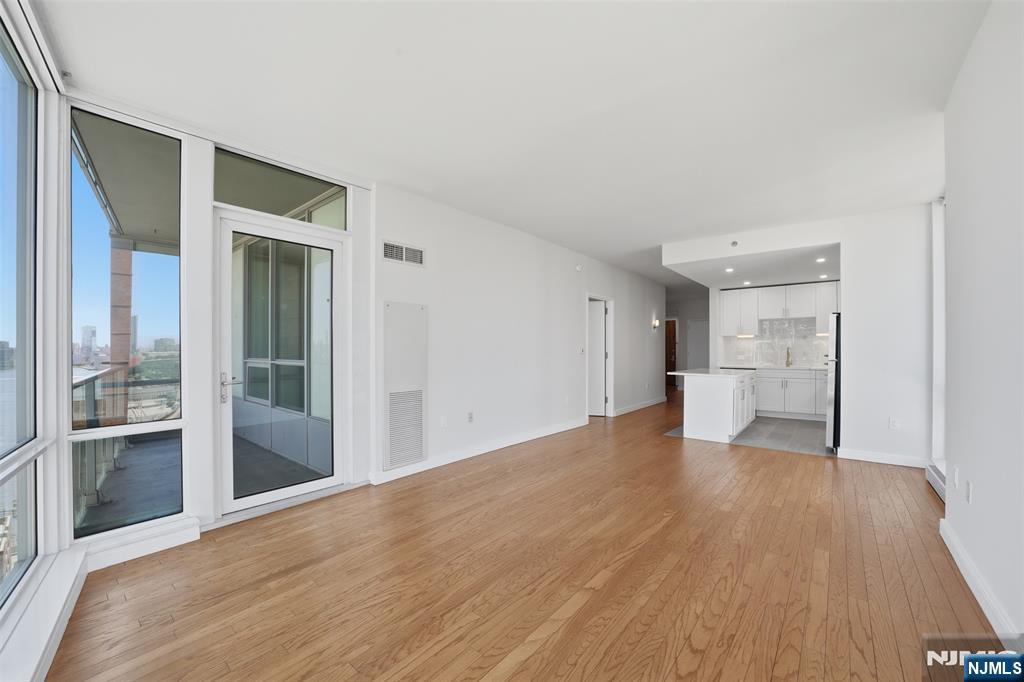 20 Newport Parkway #2012 — photo 14
