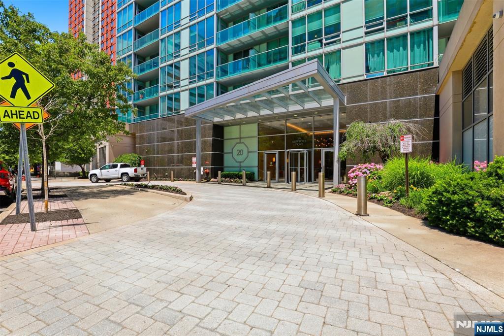 20 Newport Parkway #2012 — photo 3