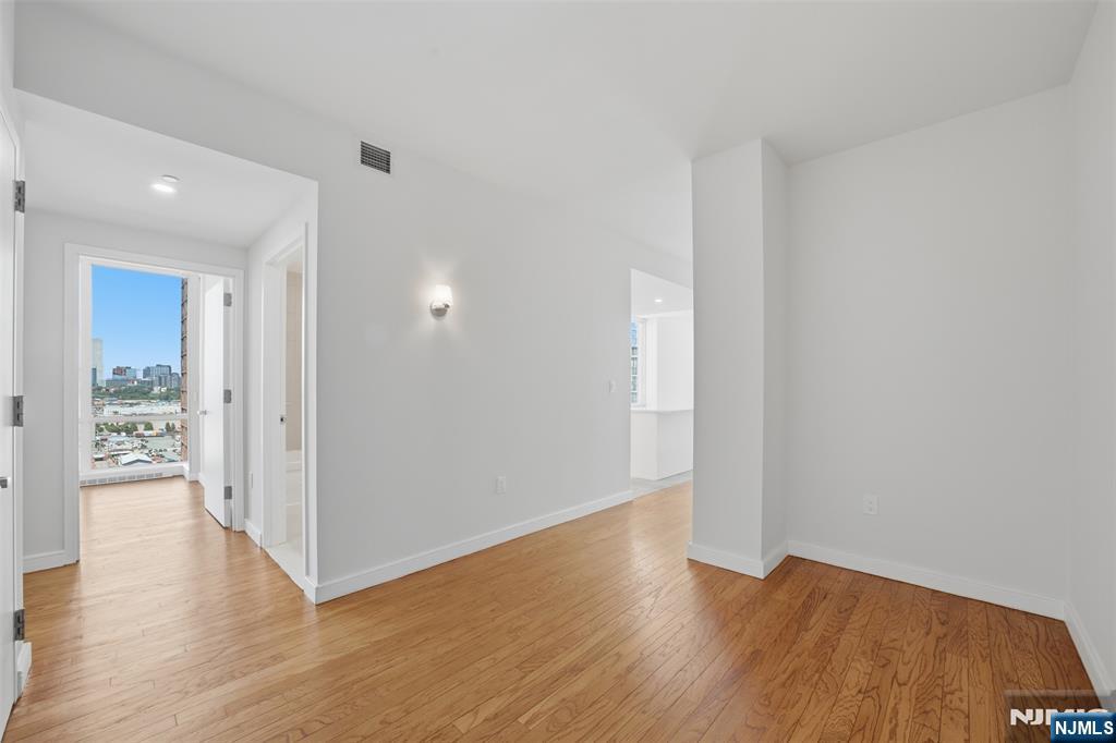 20 Newport Parkway #2012 — photo 21
