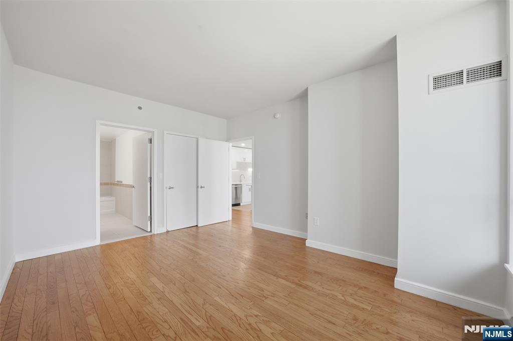20 Newport Parkway #2012 — photo 24