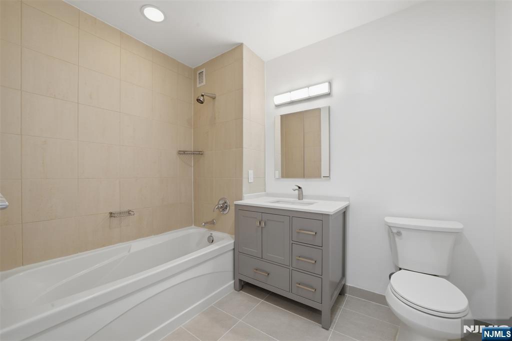 20 Newport Parkway #2012 — photo 25