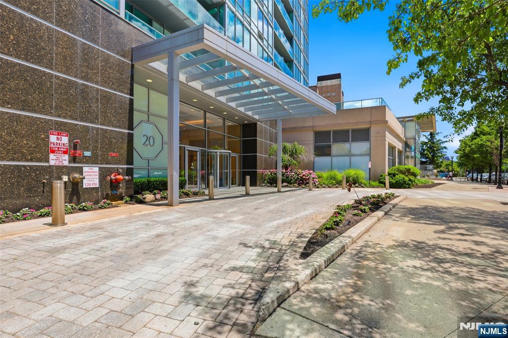 20 Newport Parkway #2012 — photo 4