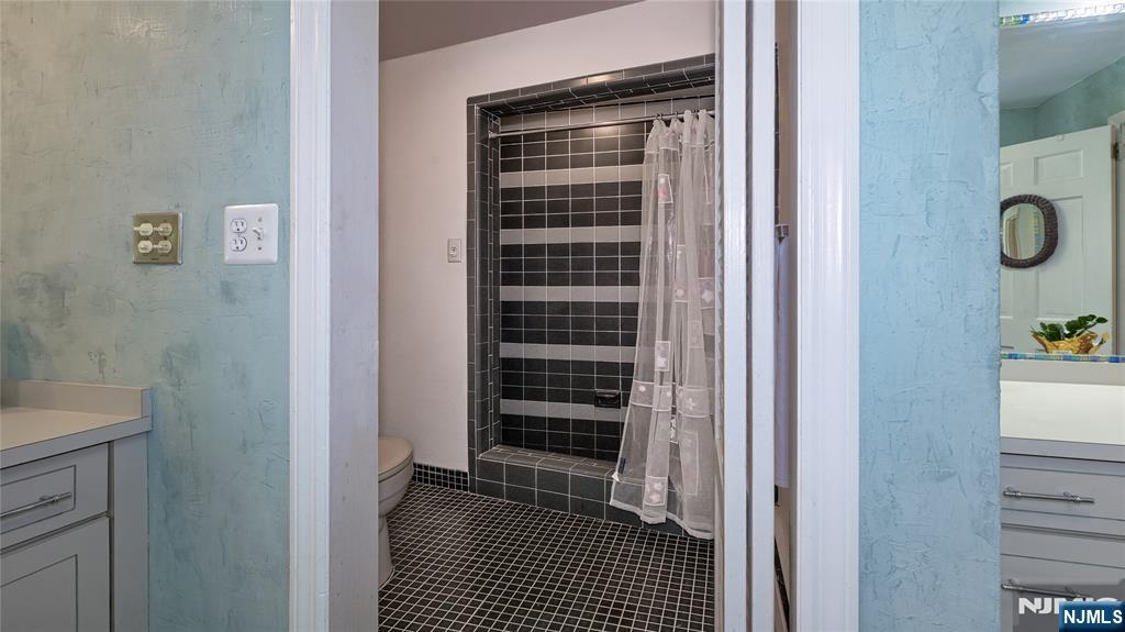 460 Laurel Lane — photo 17