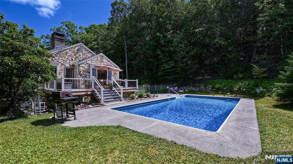 460 Laurel Lane — photo 32