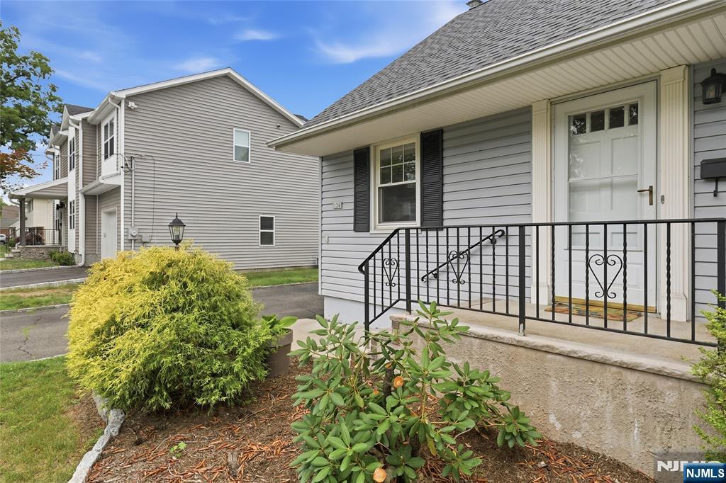 124 Rivervale Rd, River Vale, NJ 07675