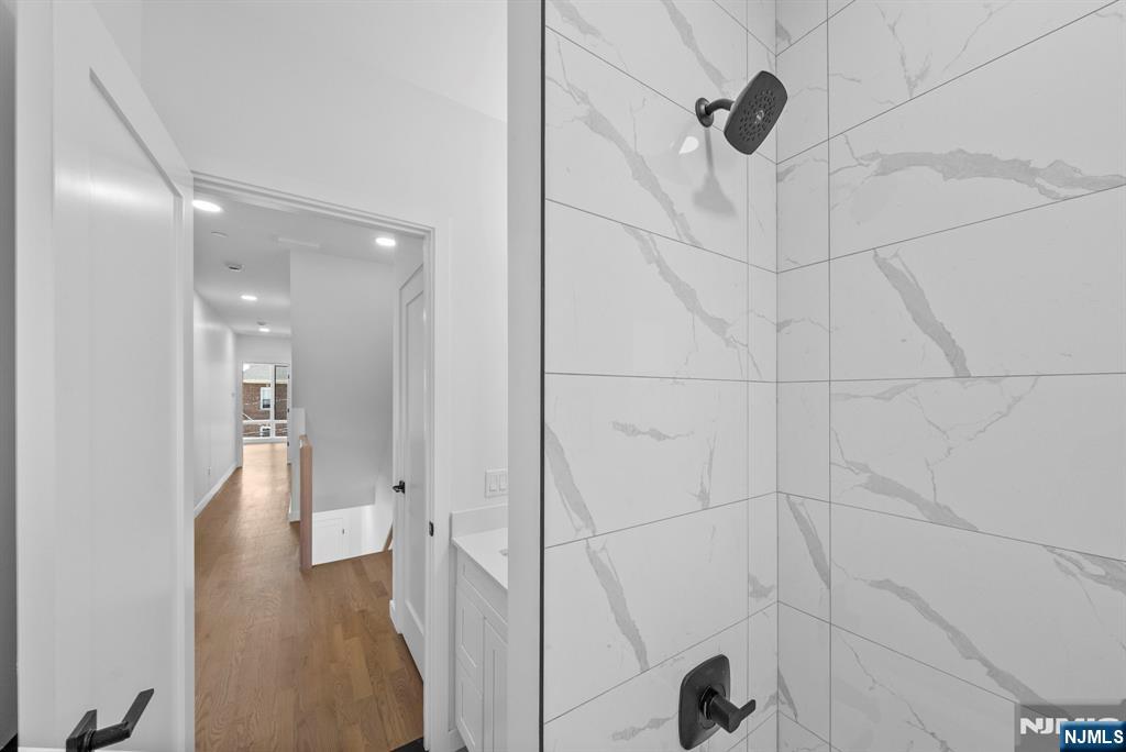 793 Inwood Terrace — photo 18
