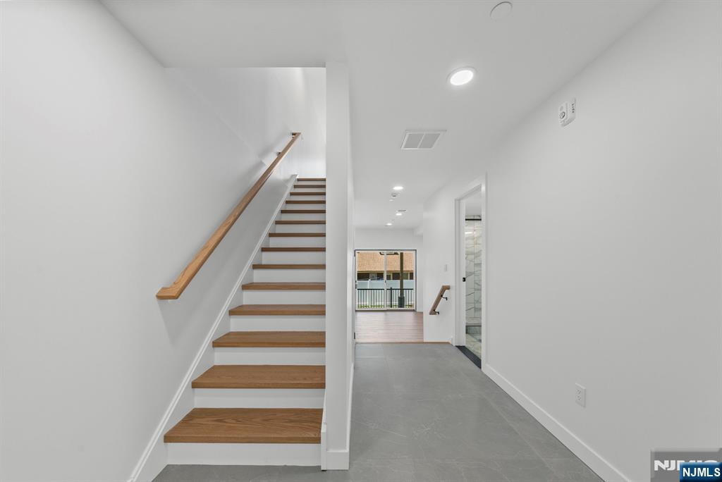 793 Inwood Terrace — photo 29