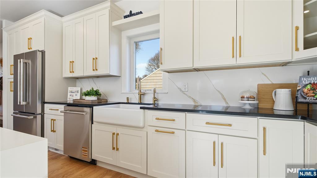 4 Hilltop — photo 15