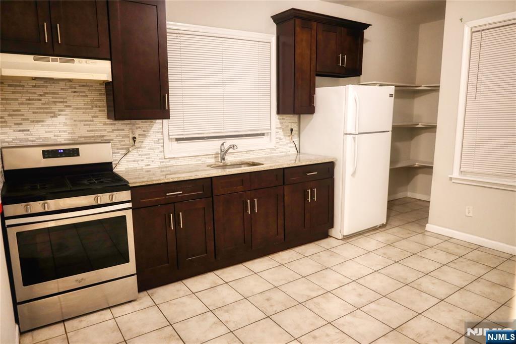 3rd image of 9 Emerson Pl, Newark, NJ 07114 | MLS# 26026763