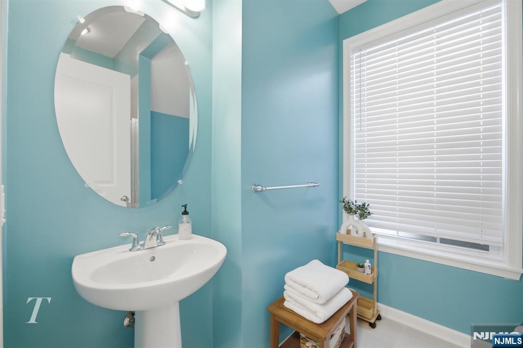 141 Roosevelt Drive — photo 34