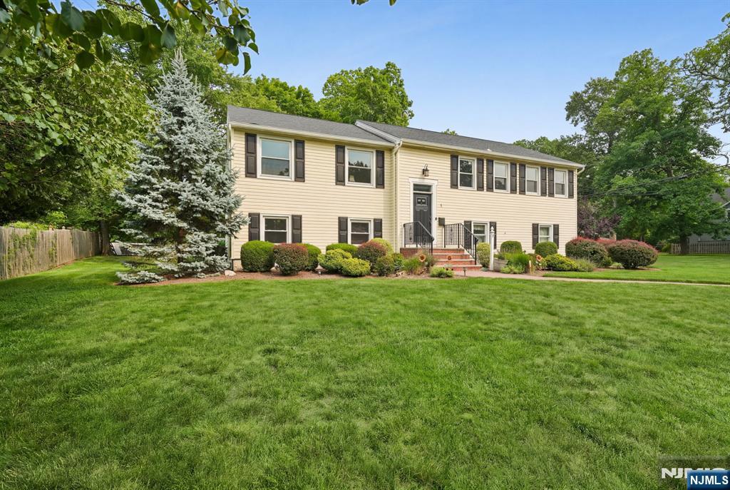 4 Elkin Drive — photo 2