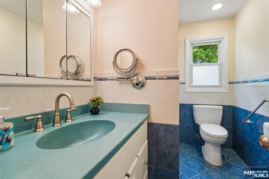 4 Elkin Drive — photo 17